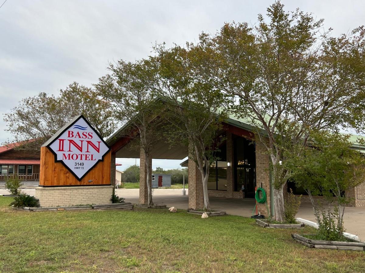 Bass Inn - Choke Canyon National Park Simmons Екстериор снимка